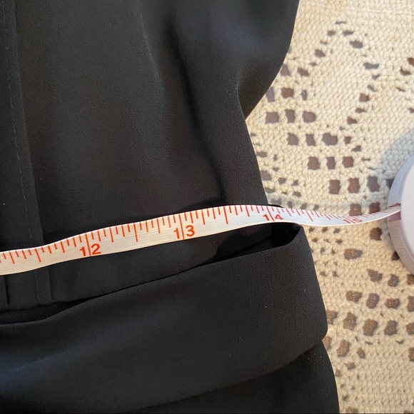 Black sleeveless elegant dress. - Picture 13 of 17